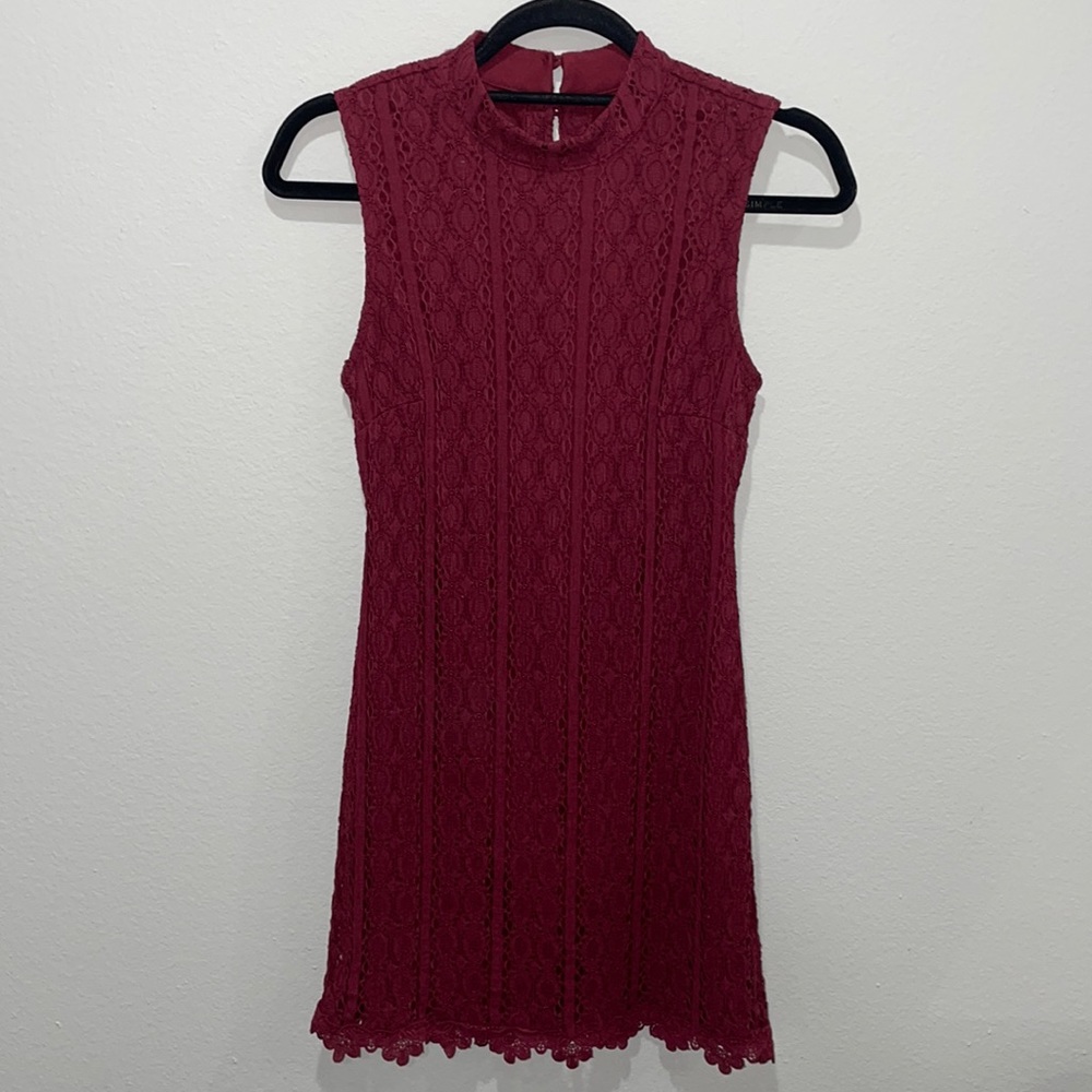 Xtraordinary halter neck lace dress